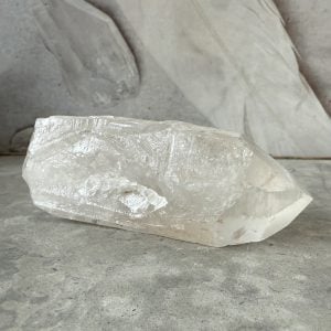 Litiumkvarts, rå spets