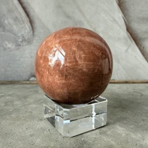 Persikomånsten / Peach Moonstone, klot (A)