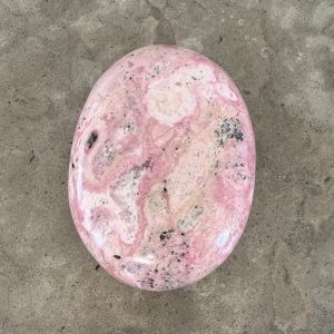 Rodonit, jumbo palmstone (C)