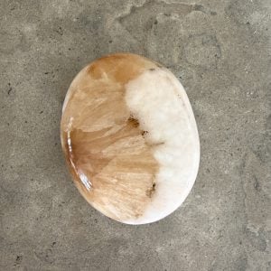 Skolecit med stilbit, palmstone (E)