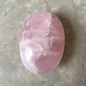 Rosenkvarts, jumbo palmstone (A)