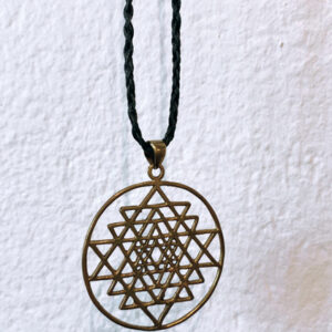 Sri Yantra halsband på makramé