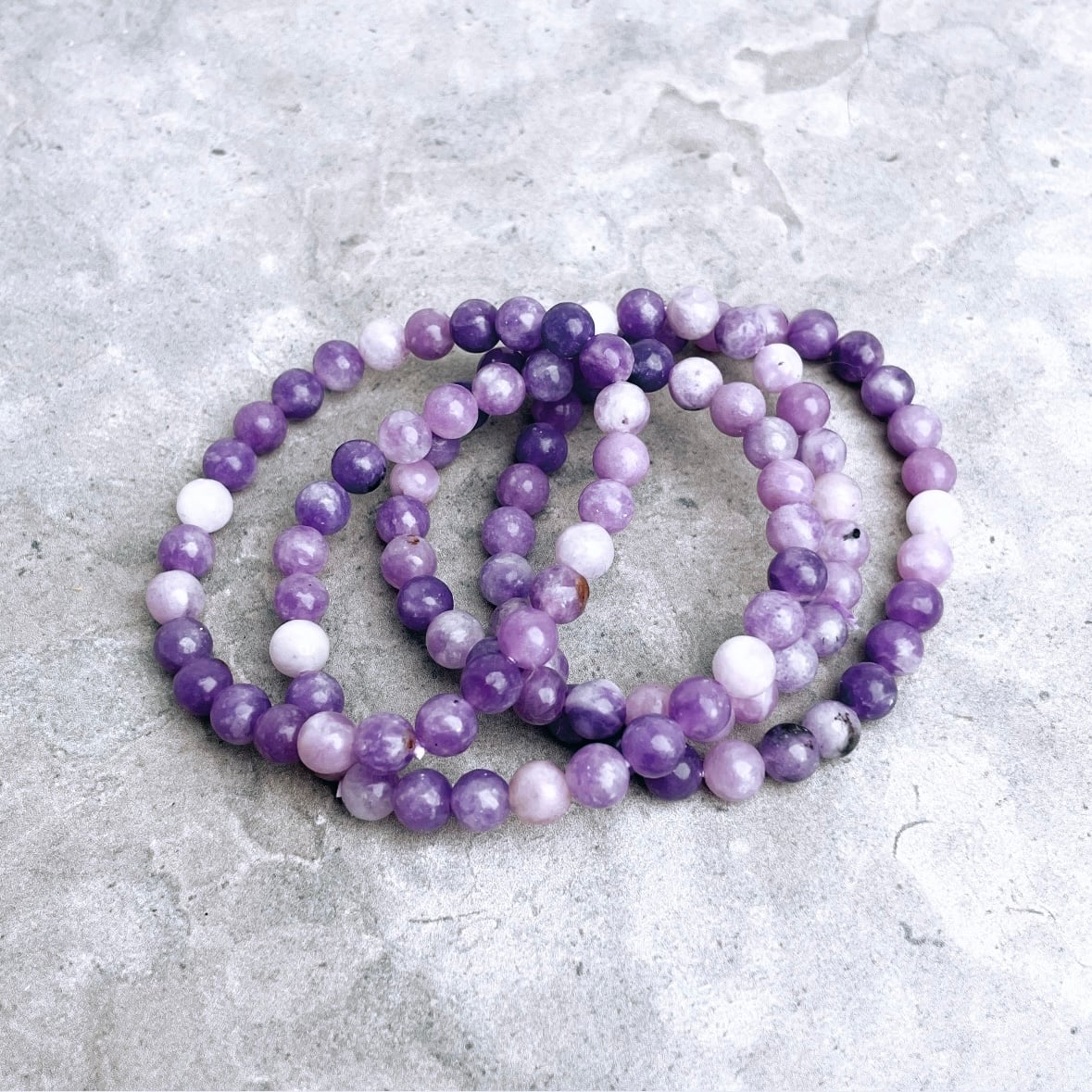 Elastiskt armband i Lepidolit